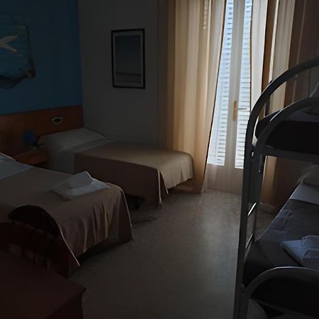 Hotel Delmare 利多迪卡马约雷 外观 照片